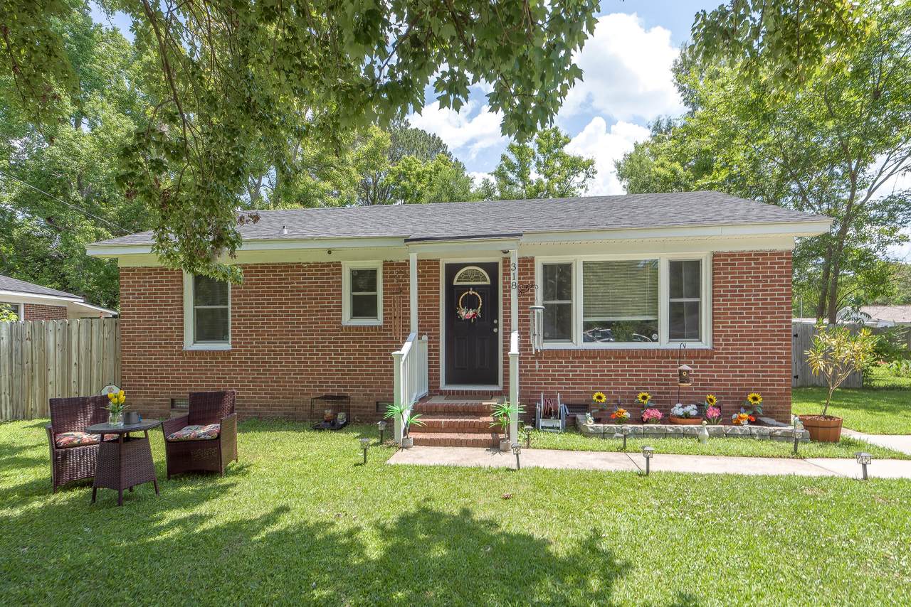 318 Clarine Drive - Photo 1