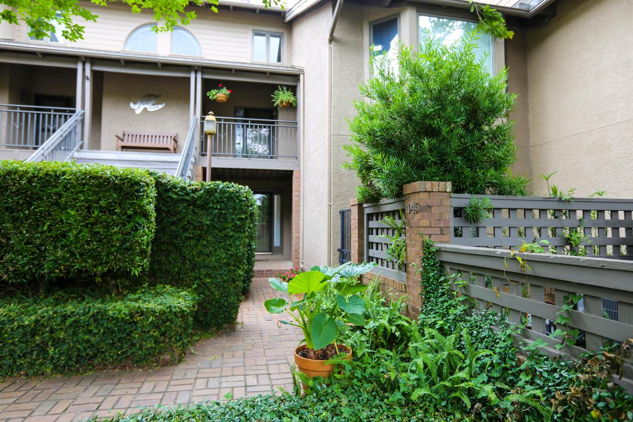 1945 Marsh Oak Lane - Photo 1