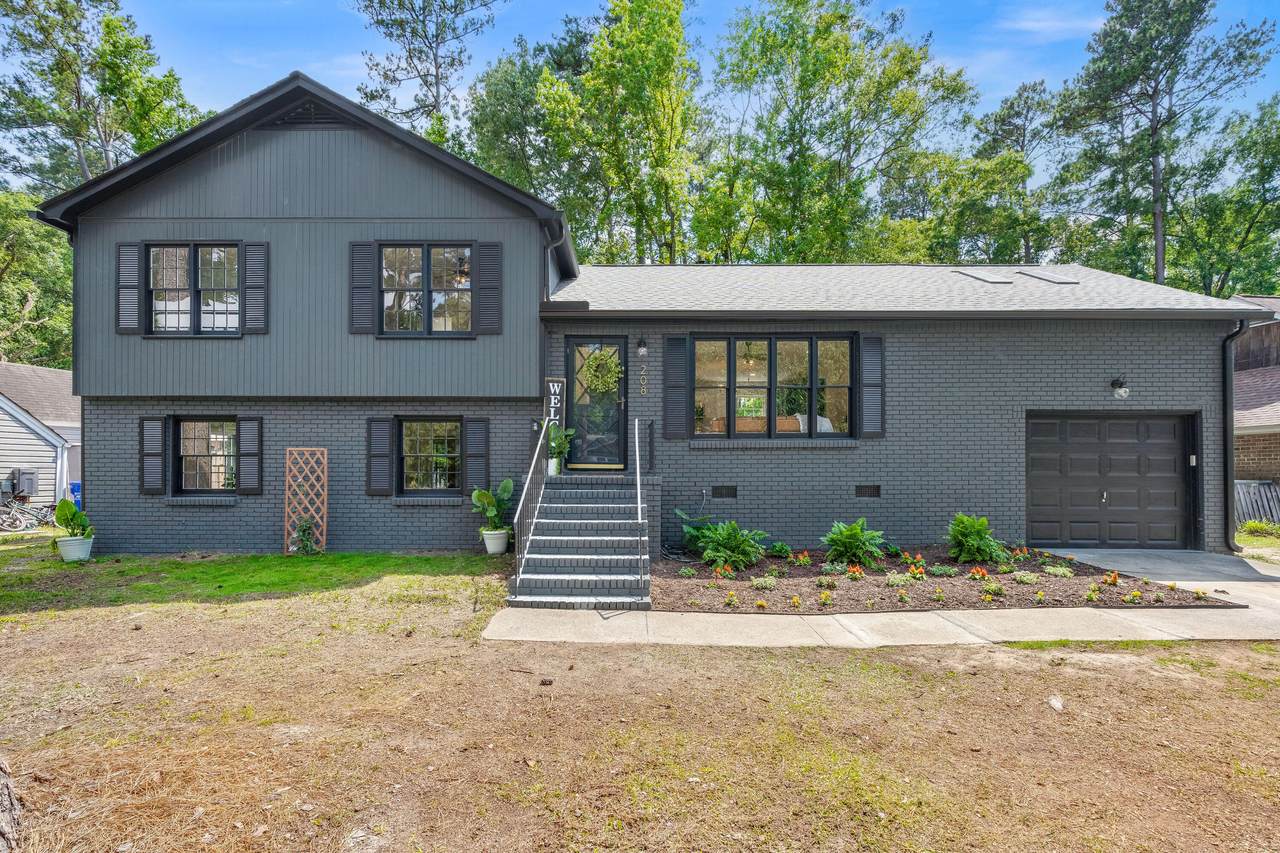 208 Runnymede Lane - Photo 1