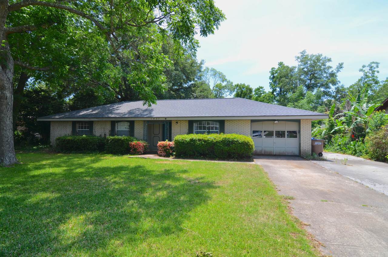 1437 Kentwood Circle - Photo 1