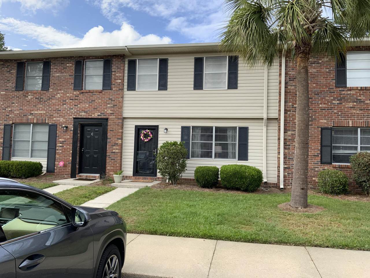 415 Parkdale Drive - Photo 1