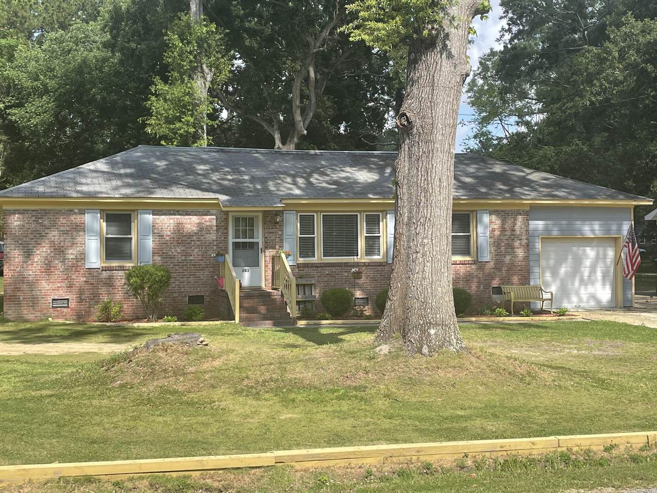 203 Vine Street - Photo 1