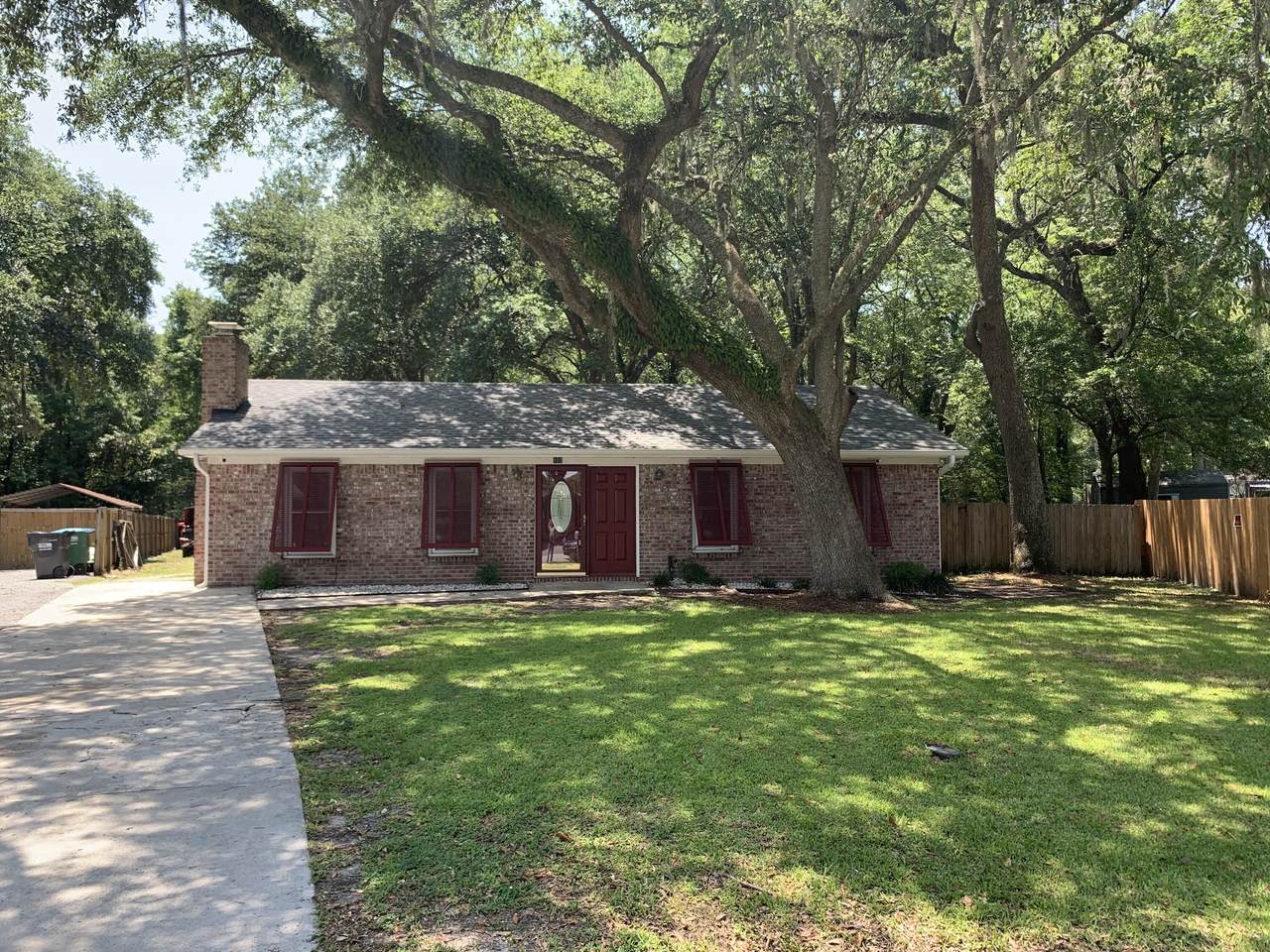 102 Beau Court - Photo 1
