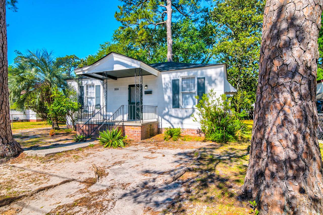 2634 Woodlawn Avenue - Photo 1