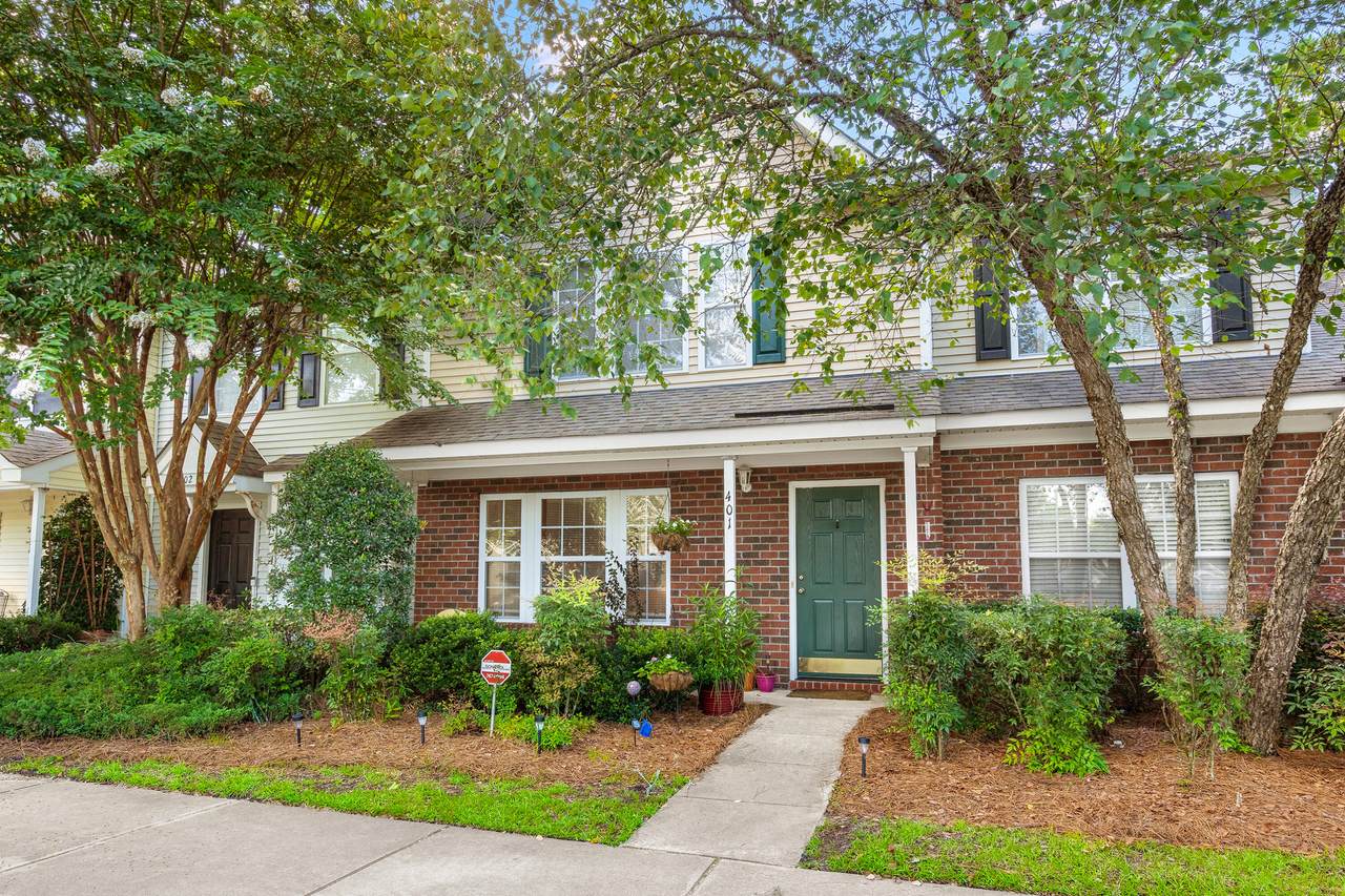 401 Tree Branch Circle - Photo 1