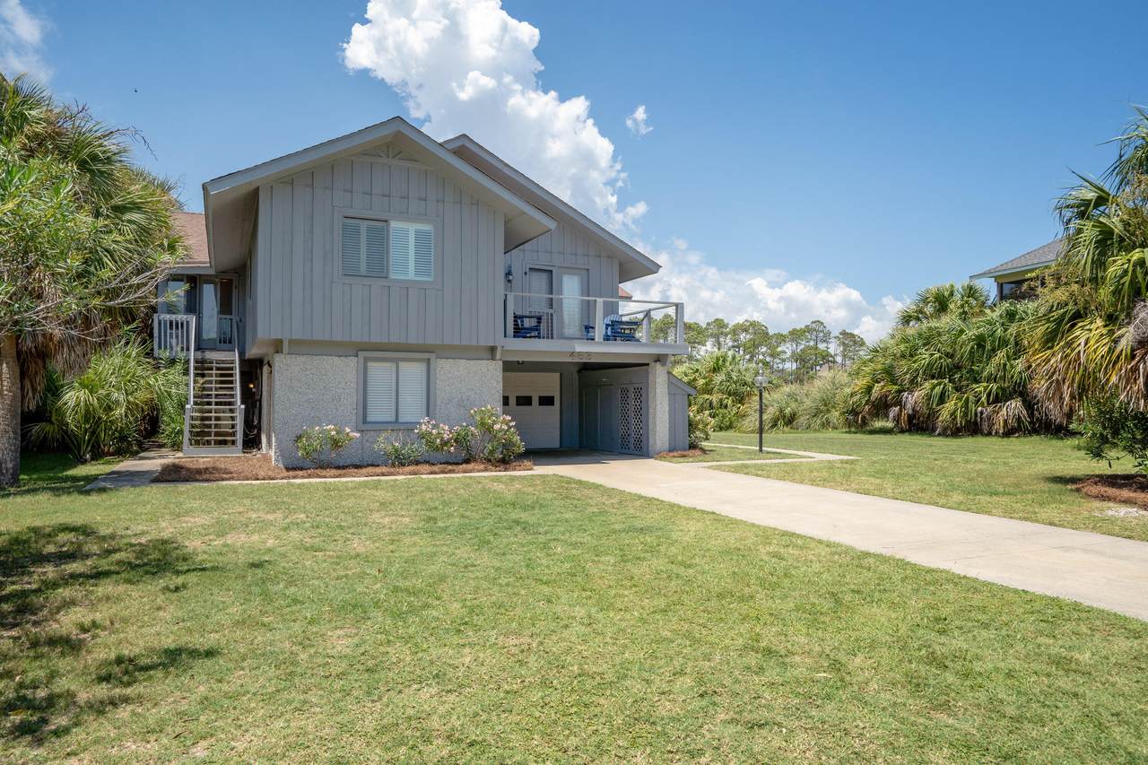 453 Tarpon Boulevard - Photo 1