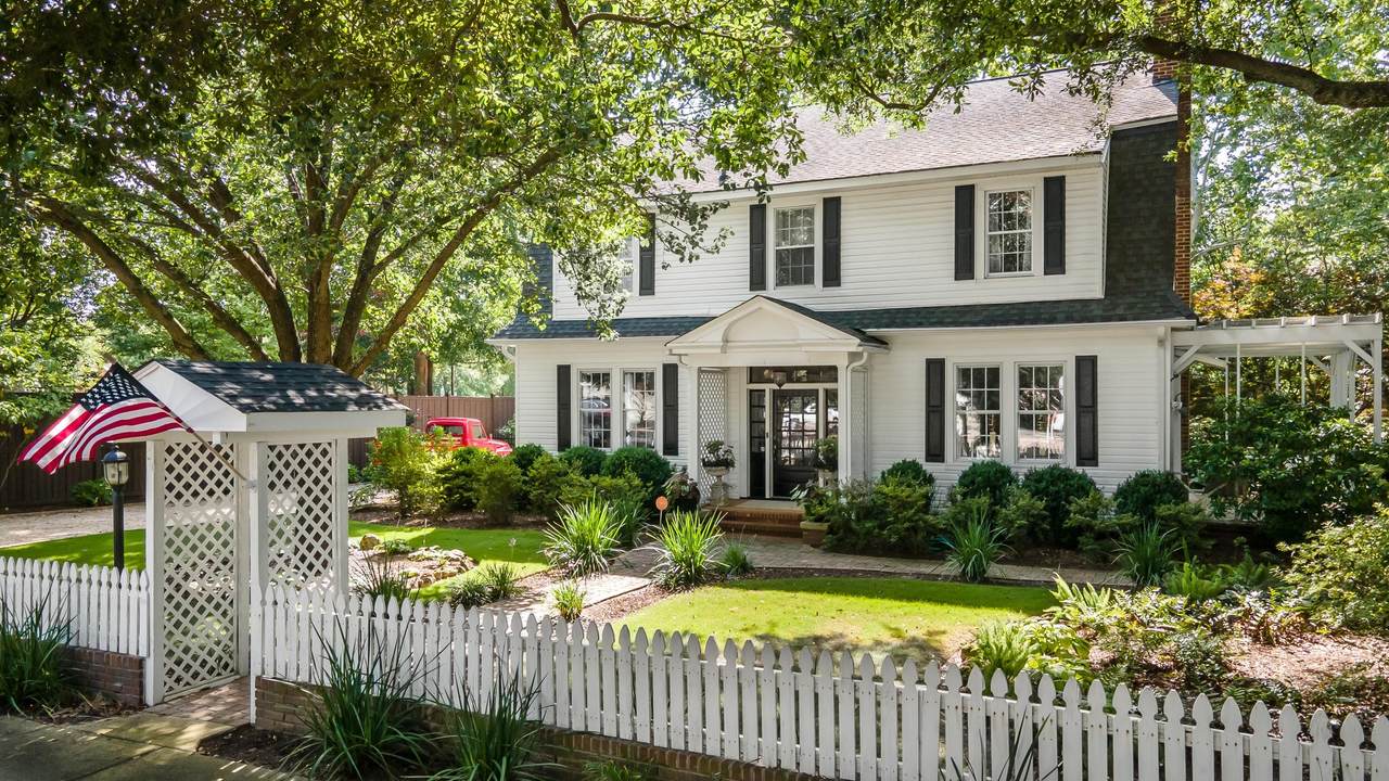 240 Newberry Street - Photo 1