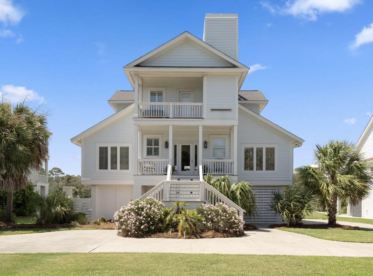 413 Tarpon Boulevard - Photo 1