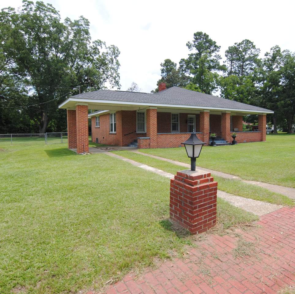 305 Main Street - Photo 1
