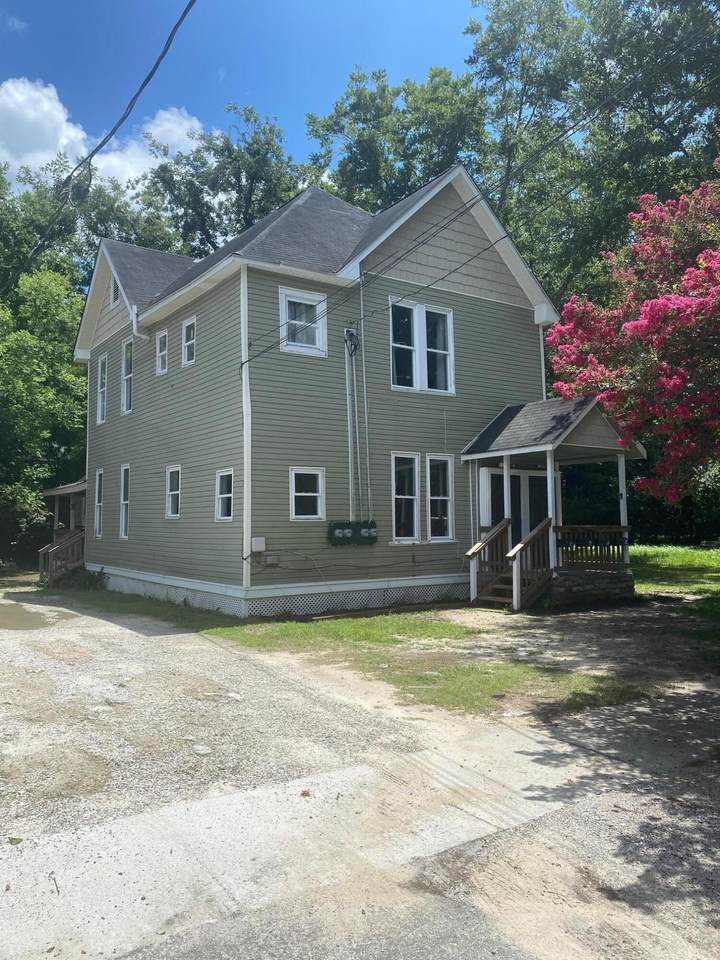 1911 Calvert Street - Photo 1