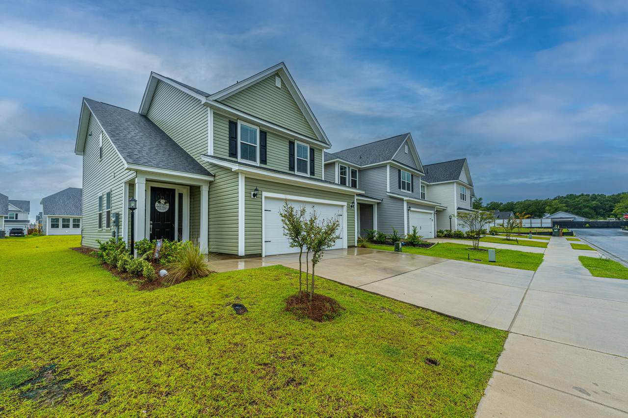 315 Red Leaf Boulevard - Photo 1