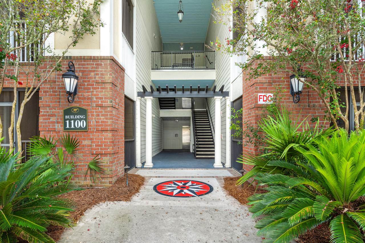 1104 Basildon Road - Photo 1