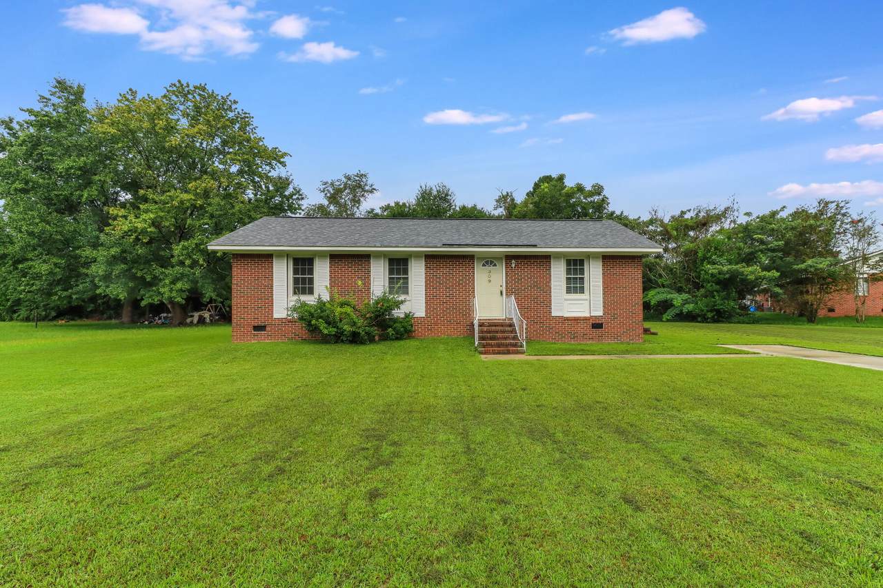 309 Eastwood Circle - Photo 1