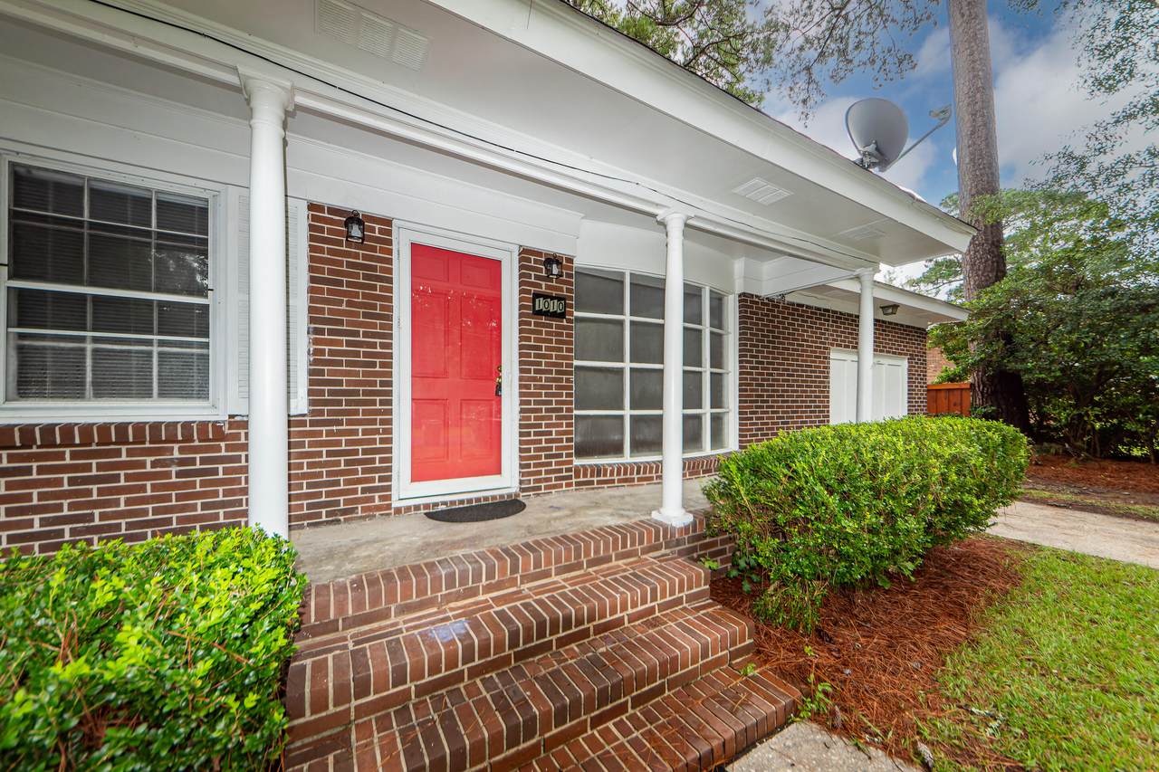 1010 Yorktown Drive - Photo 1
