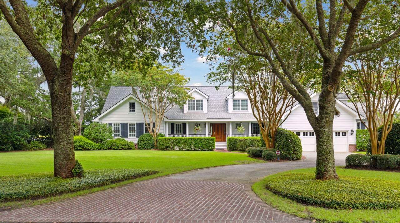 22 Country Club Drive - Photo 1