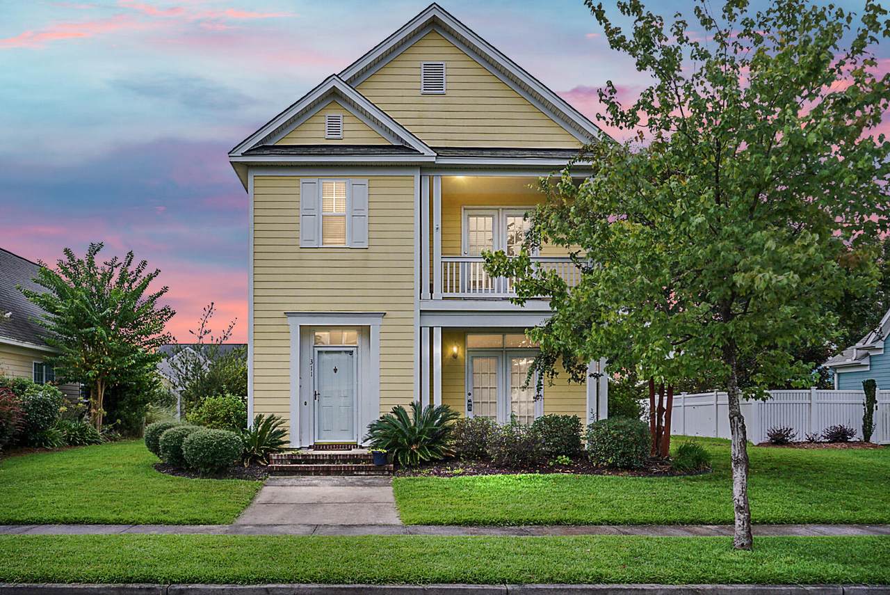 311 Foxglove Avenue - Photo 1