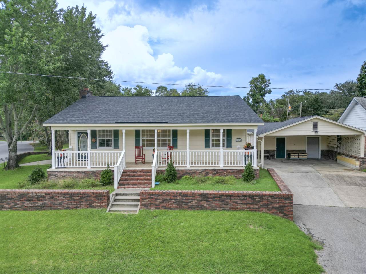 4824 Parkside Drive - Photo 1