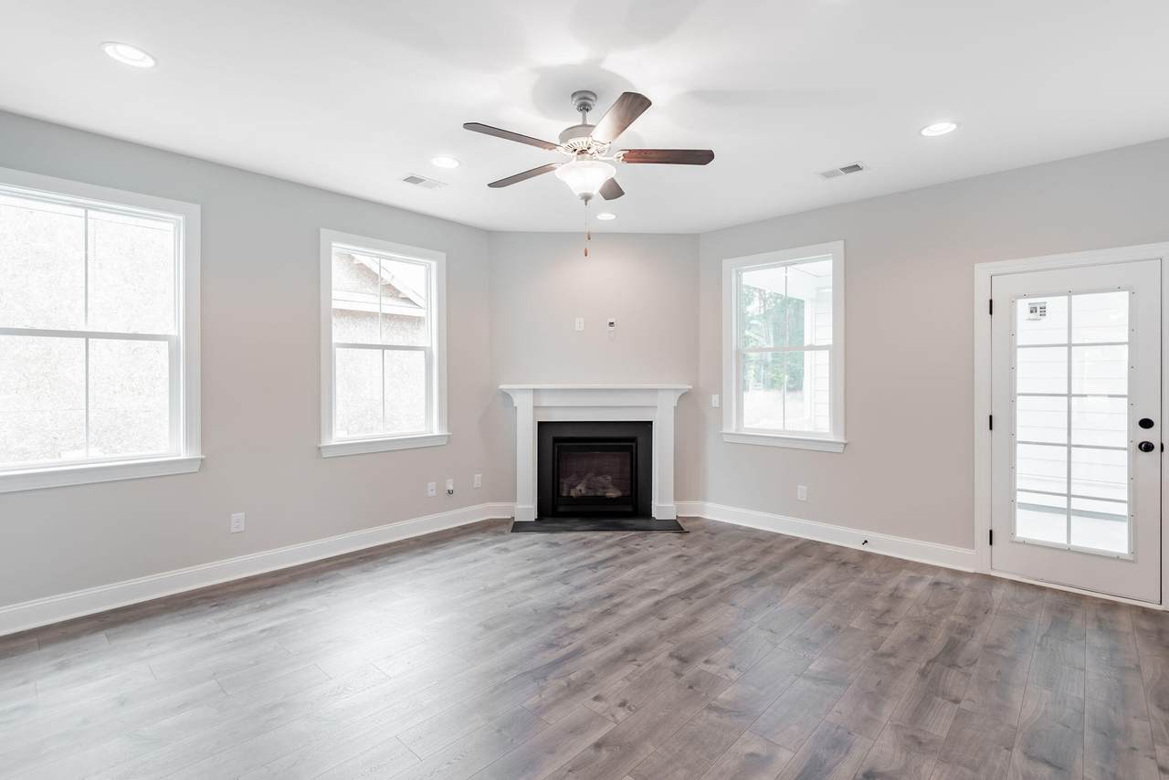 2 Oak Bluff Avenue - Photo 1