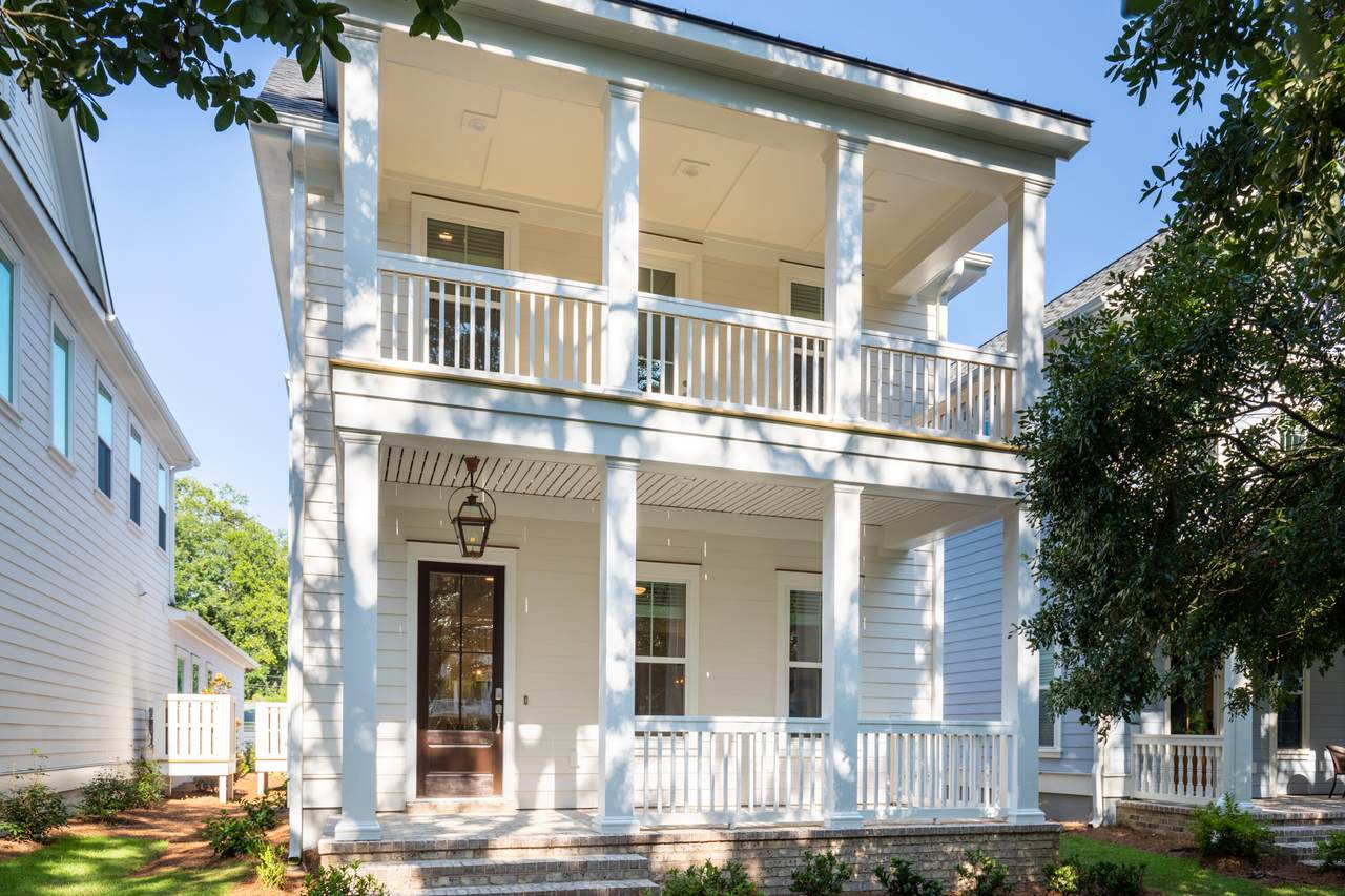 7 Oak Bluff Avenue - Photo 1