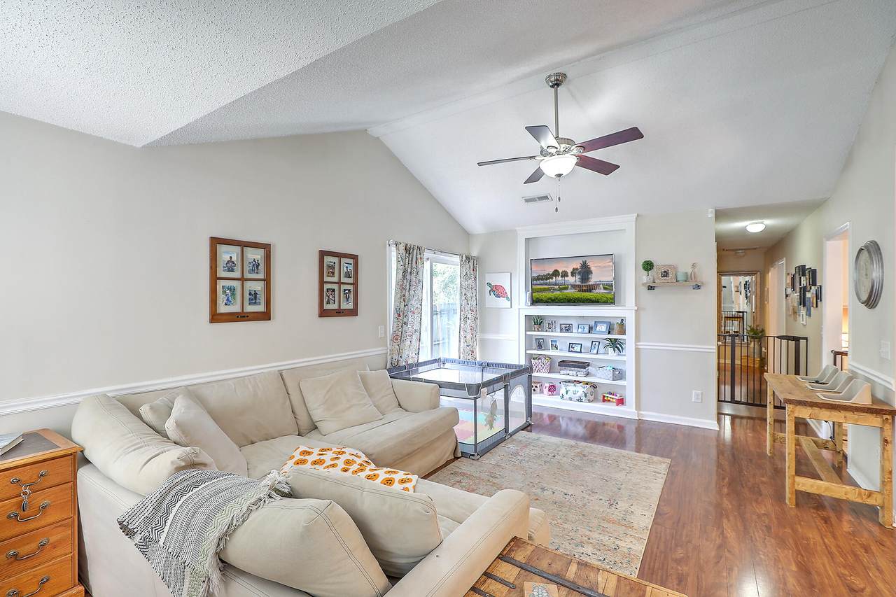 126 Alston Circle - Photo 1
