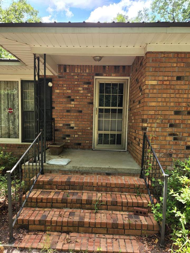 224 Holbrook Drive - Photo 1