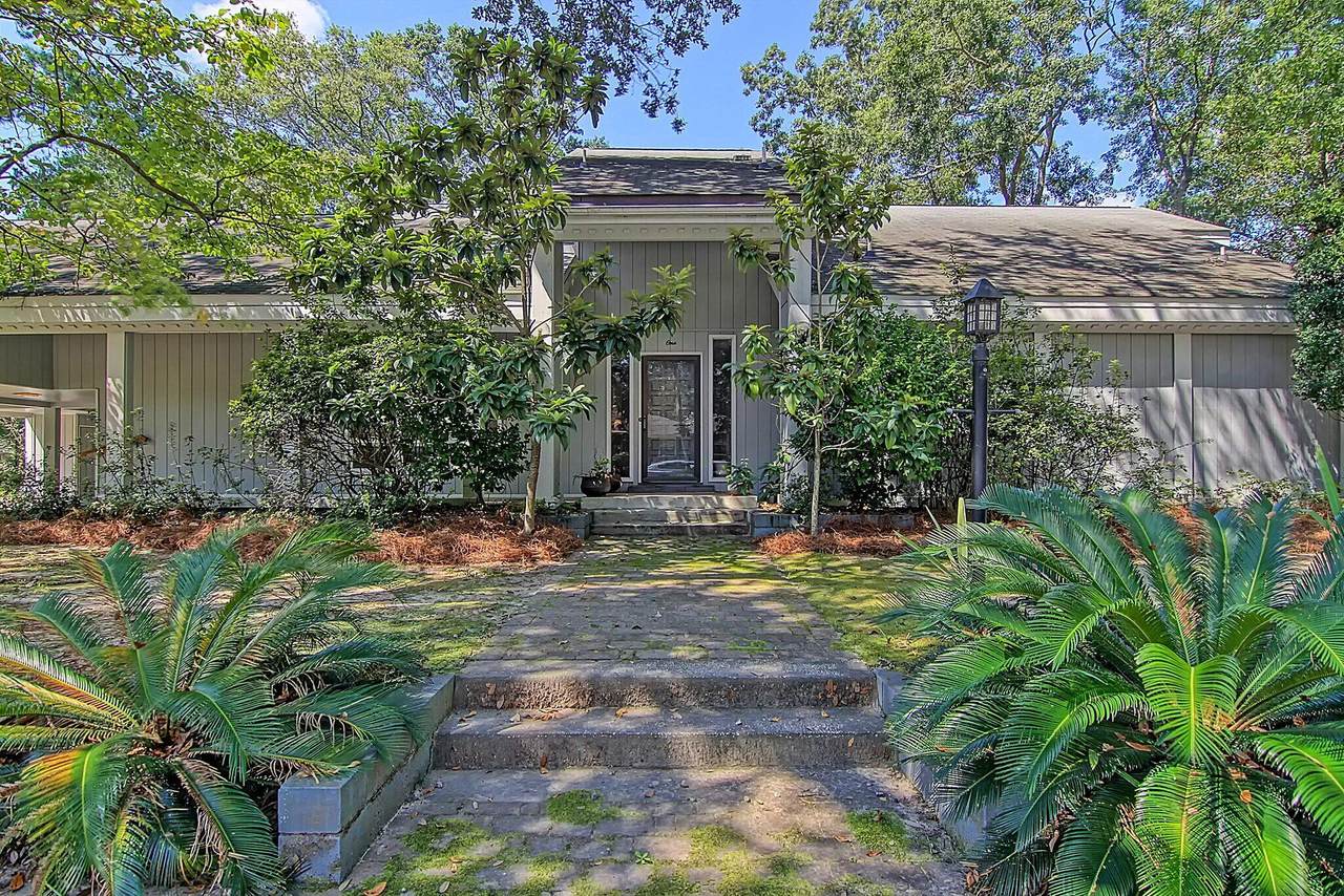 1 Sussex Road - Photo 1