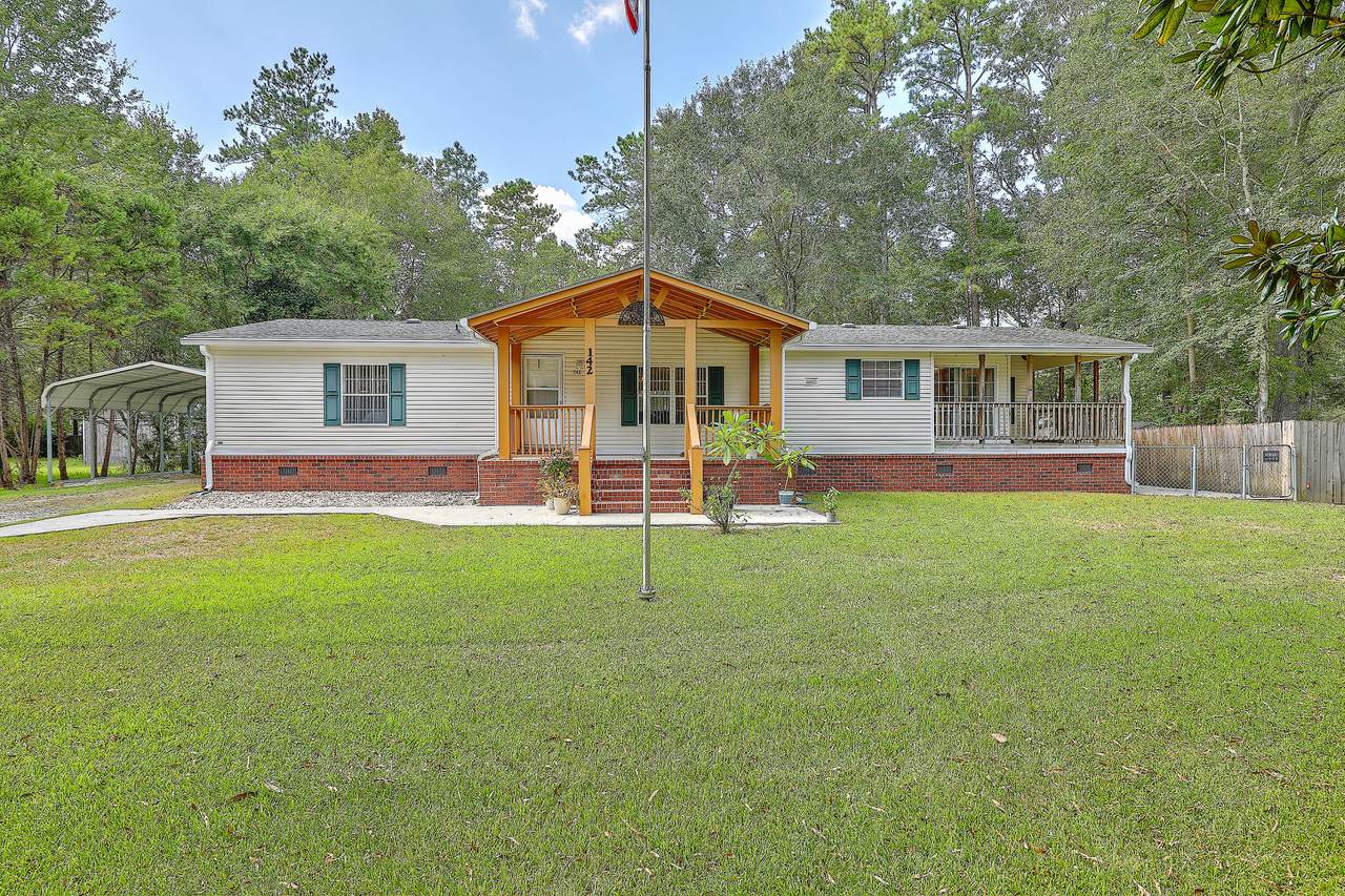 142 George Keen Drive - Photo 1