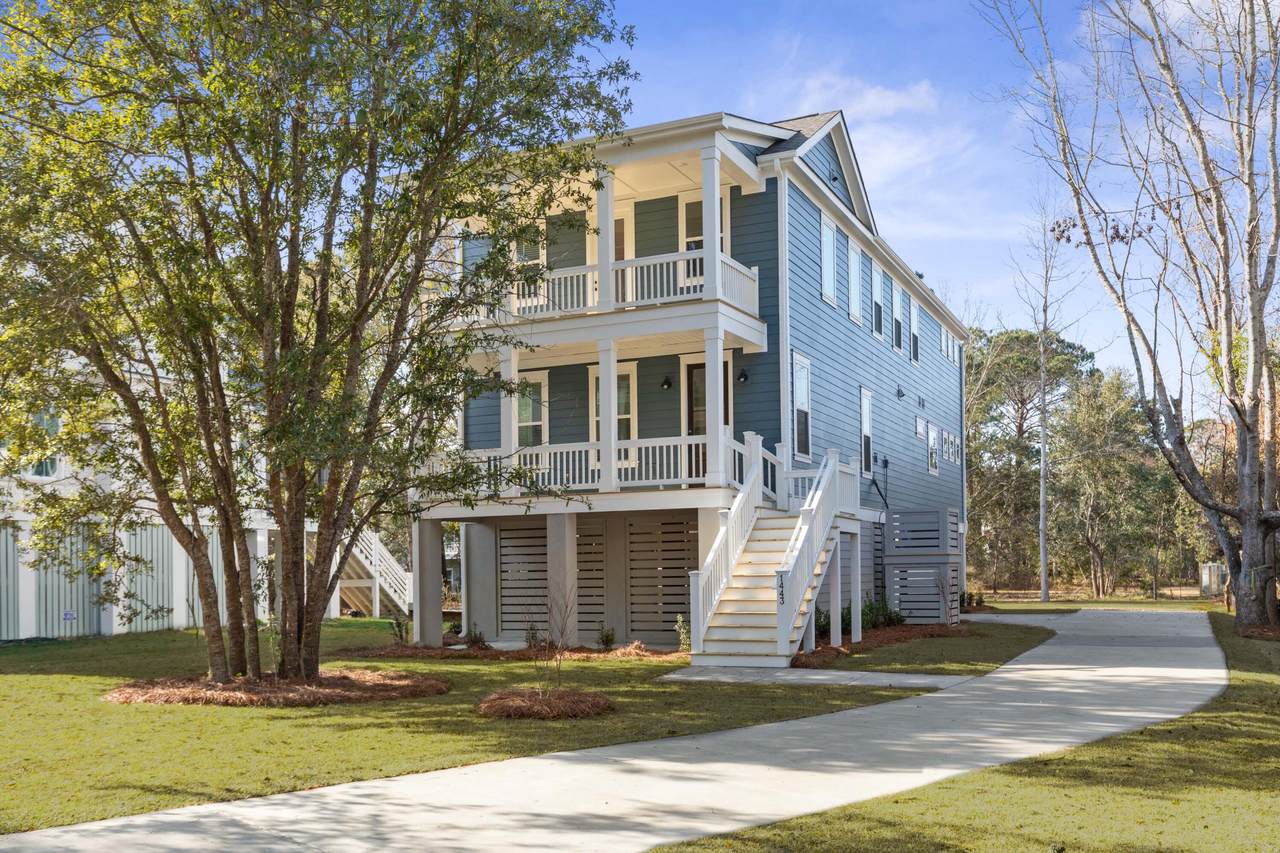 569 Lynne Avenue - Photo 1