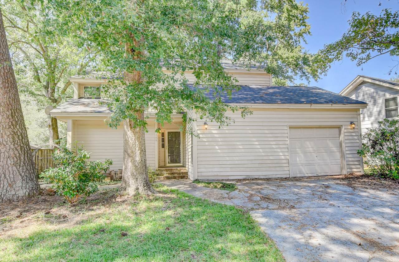 106 Lewisfield Drive - Photo 1