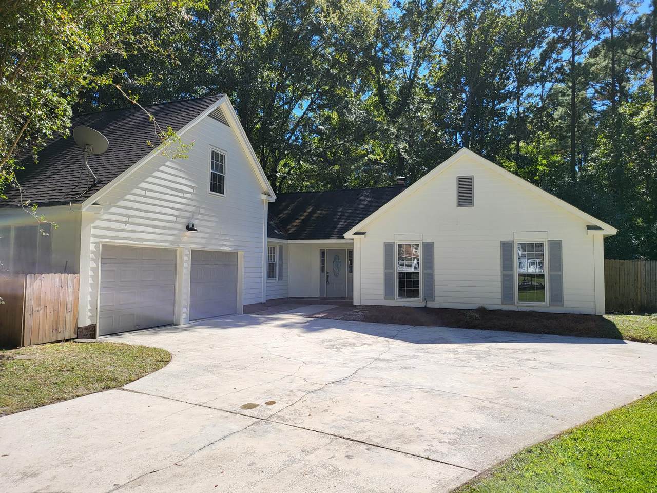 105 Exeter Court - Photo 1
