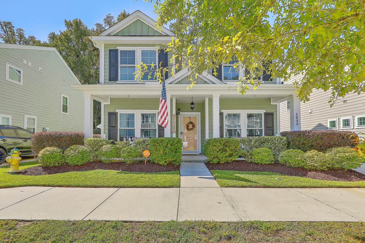 1633 Sparkleberry Lane - Photo 1