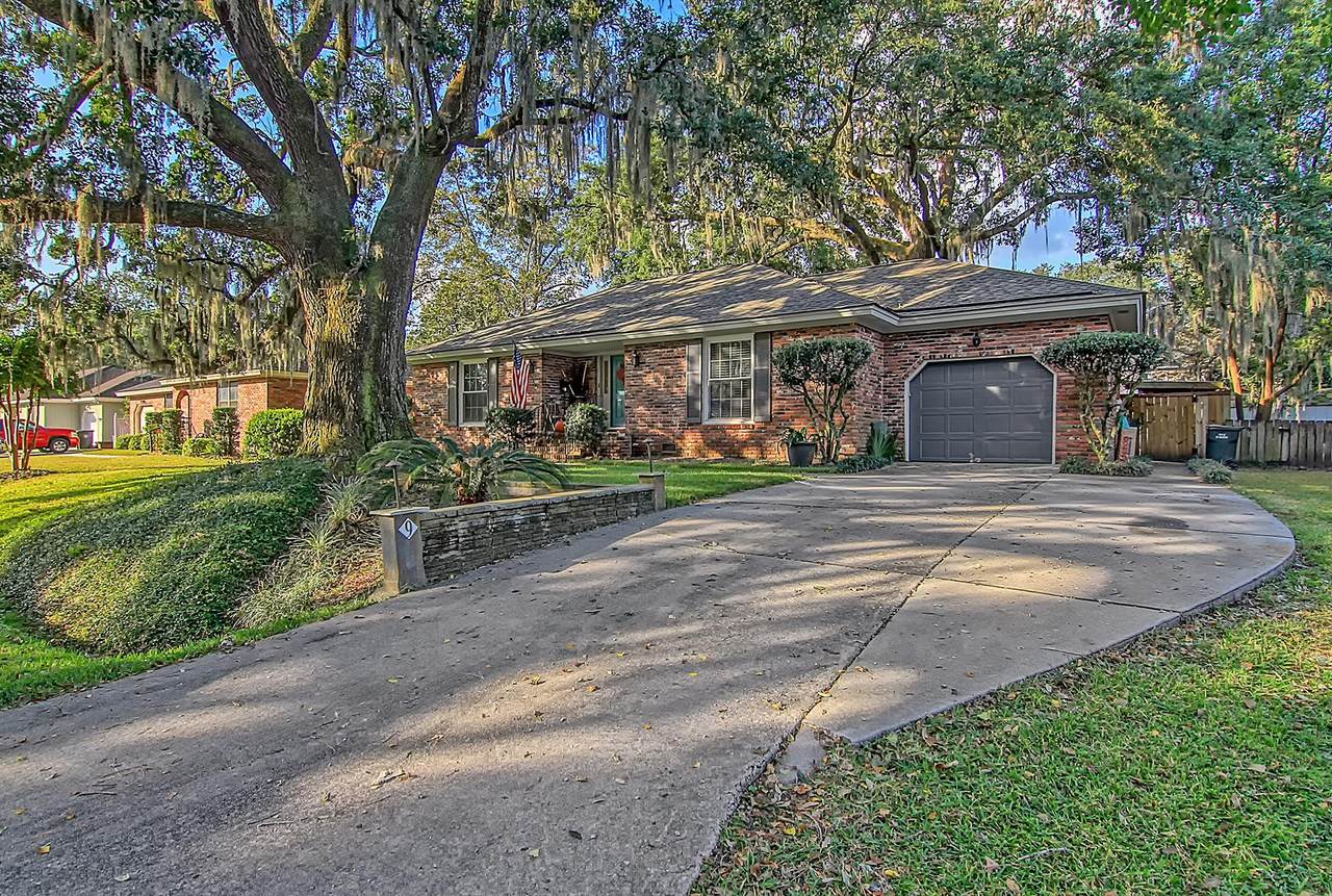 9 Wendy Lane - Photo 1