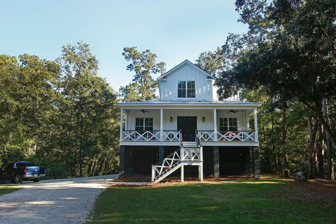237 Warren Drive - Photo 1