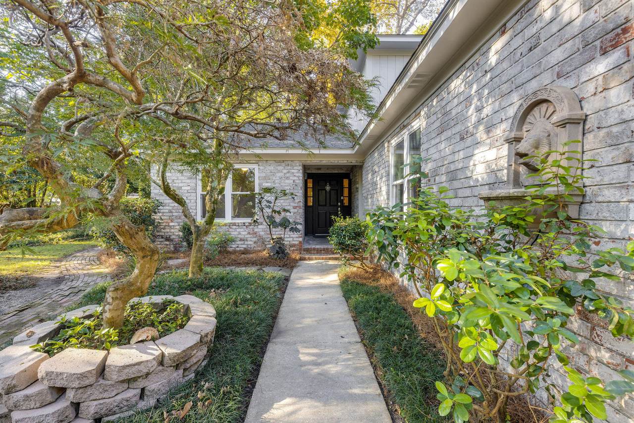 102 Scottswood Drive - Photo 1