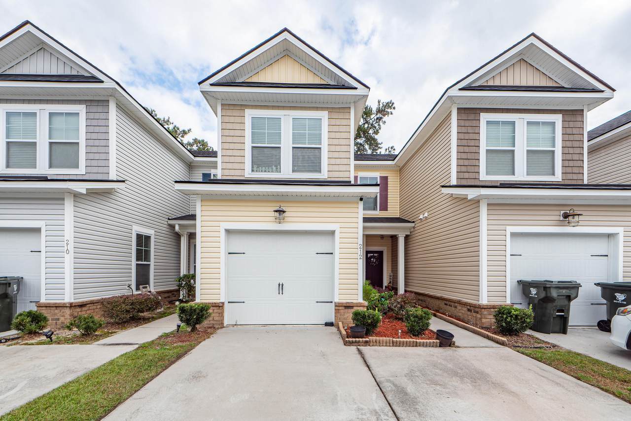 212 Lamplighter Lane - Photo 1