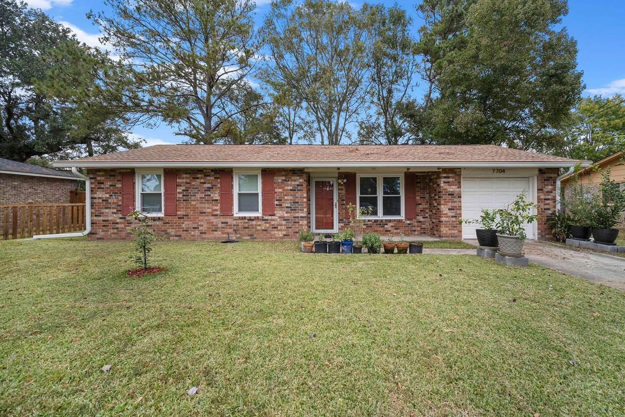 7704 Nellview Drive - Photo 1