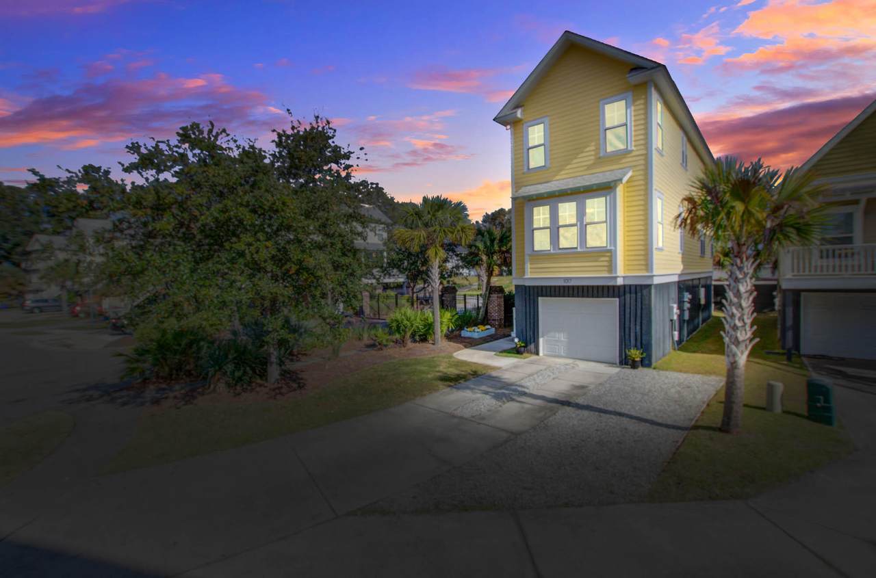 1017 Hunley Waters Circle - Photo 1
