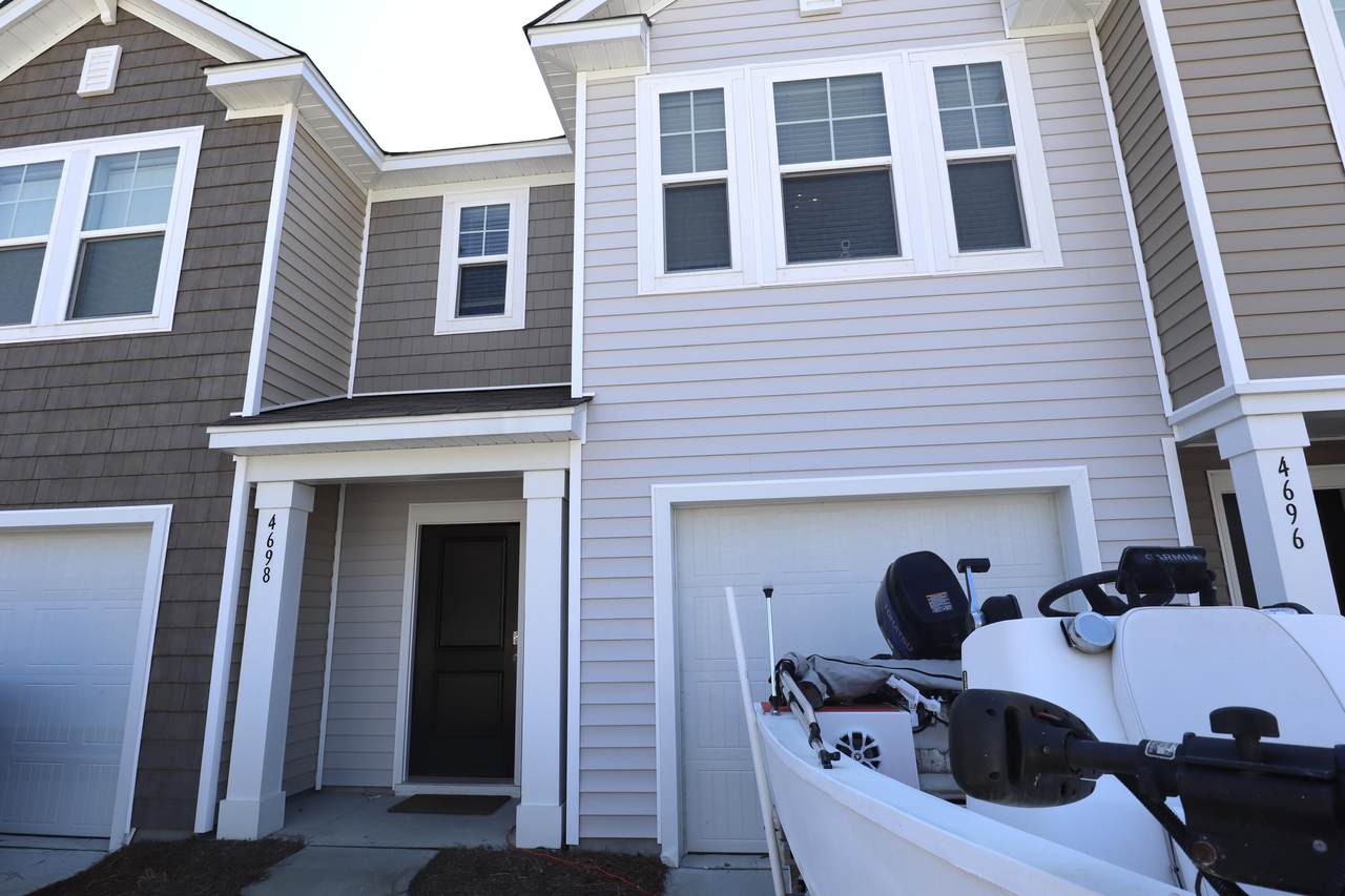 4698 Palm View Circle - Photo 1