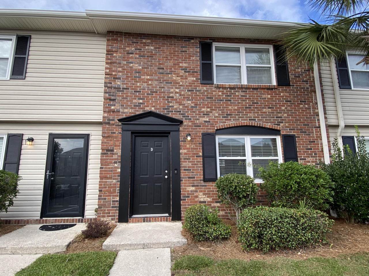 415 Parkdale Drive - Photo 1