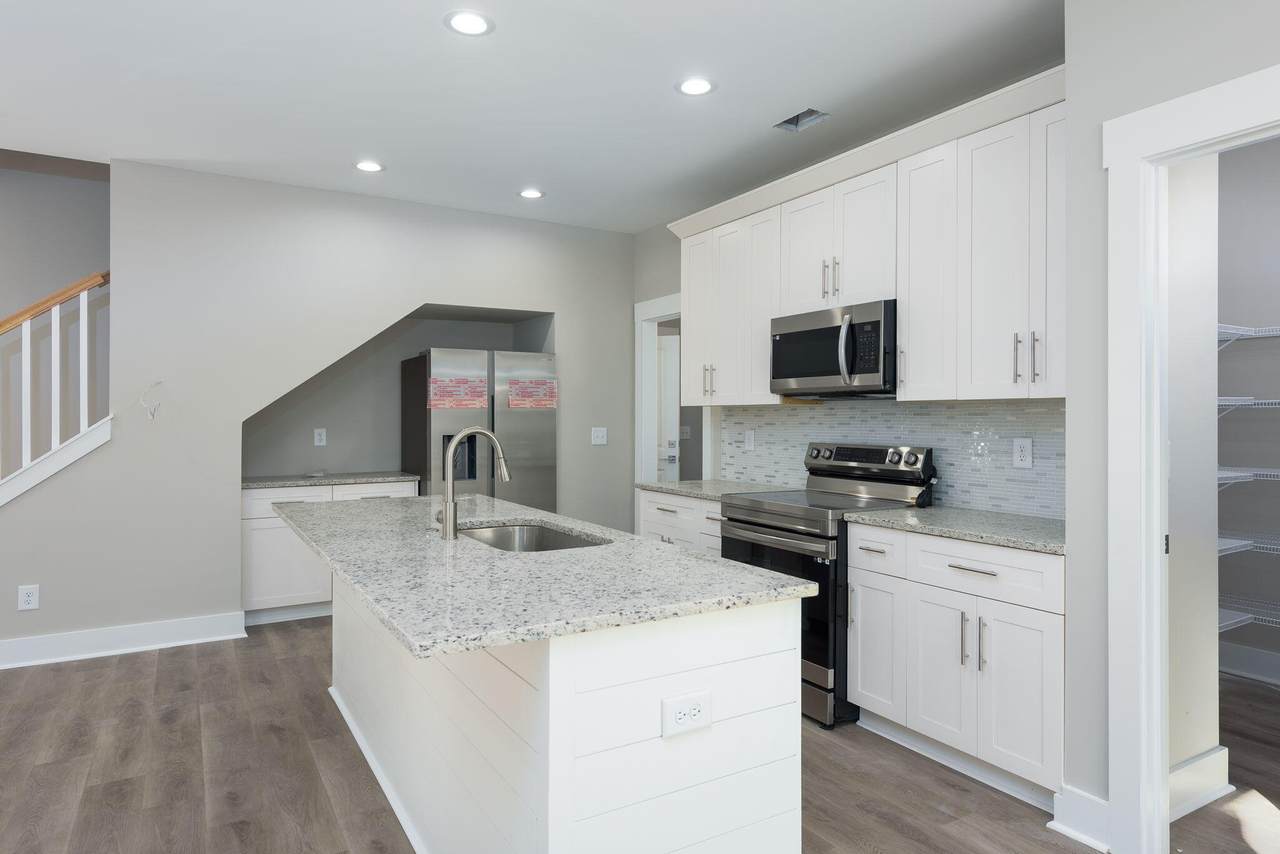 1653 Sumner Avenue - Photo 1