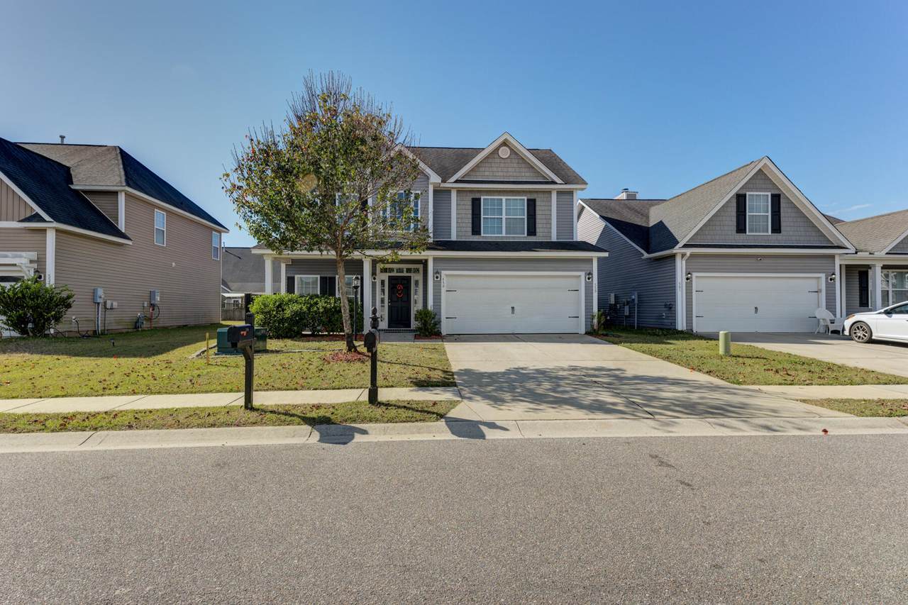 559 Crossland Drive - Photo 1