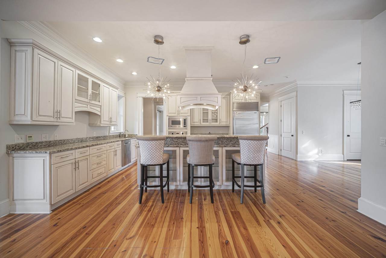 193 N. Shelmore Boulevard - Photo 1