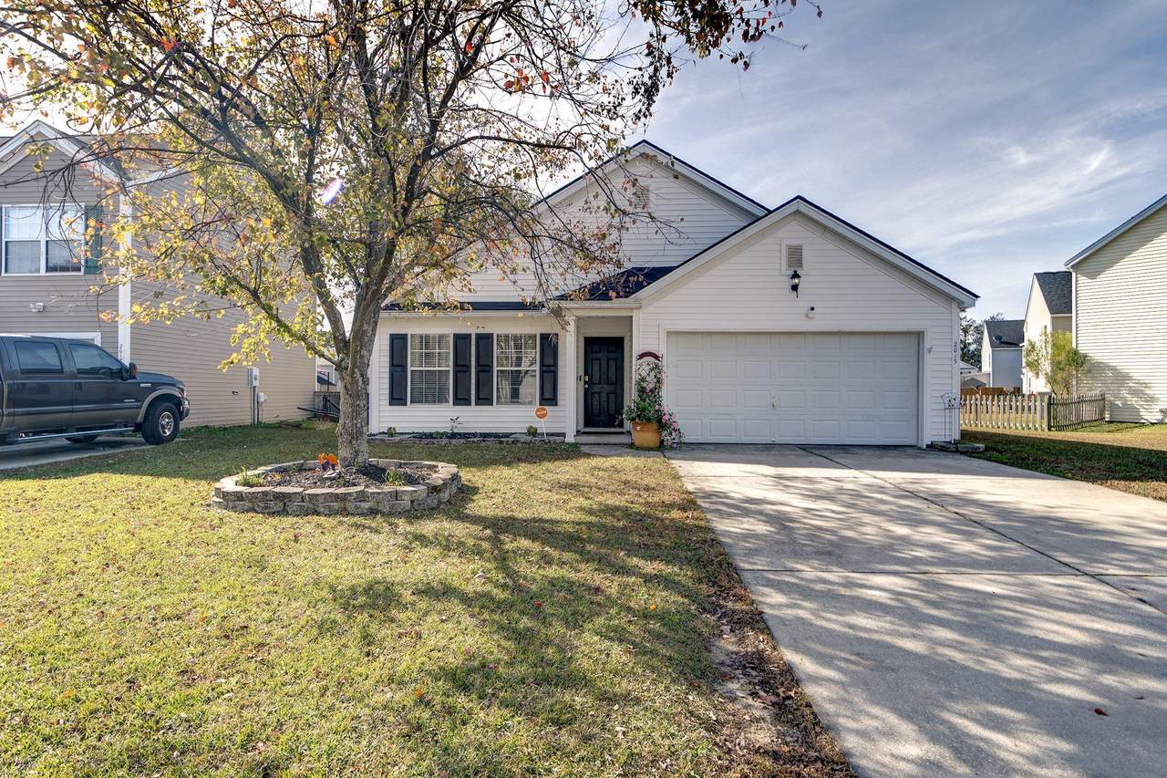 2015 Clipstone Drive - Photo 1