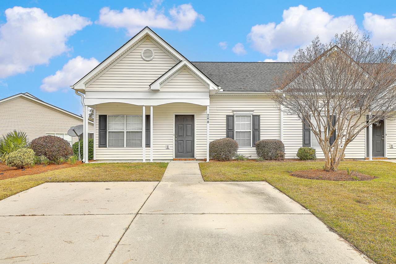 208 Dupont Way - Photo 1