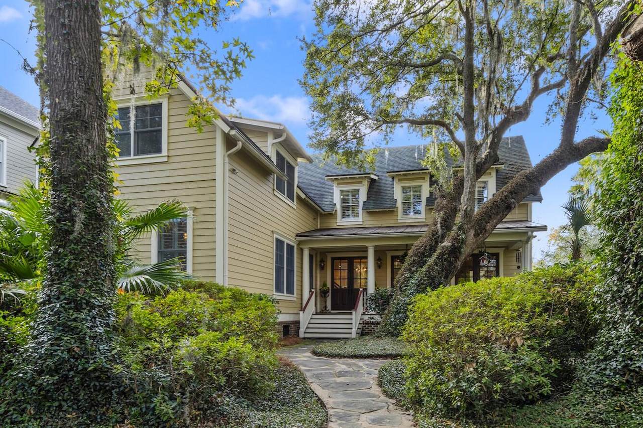 235 Delahow Street - Photo 1