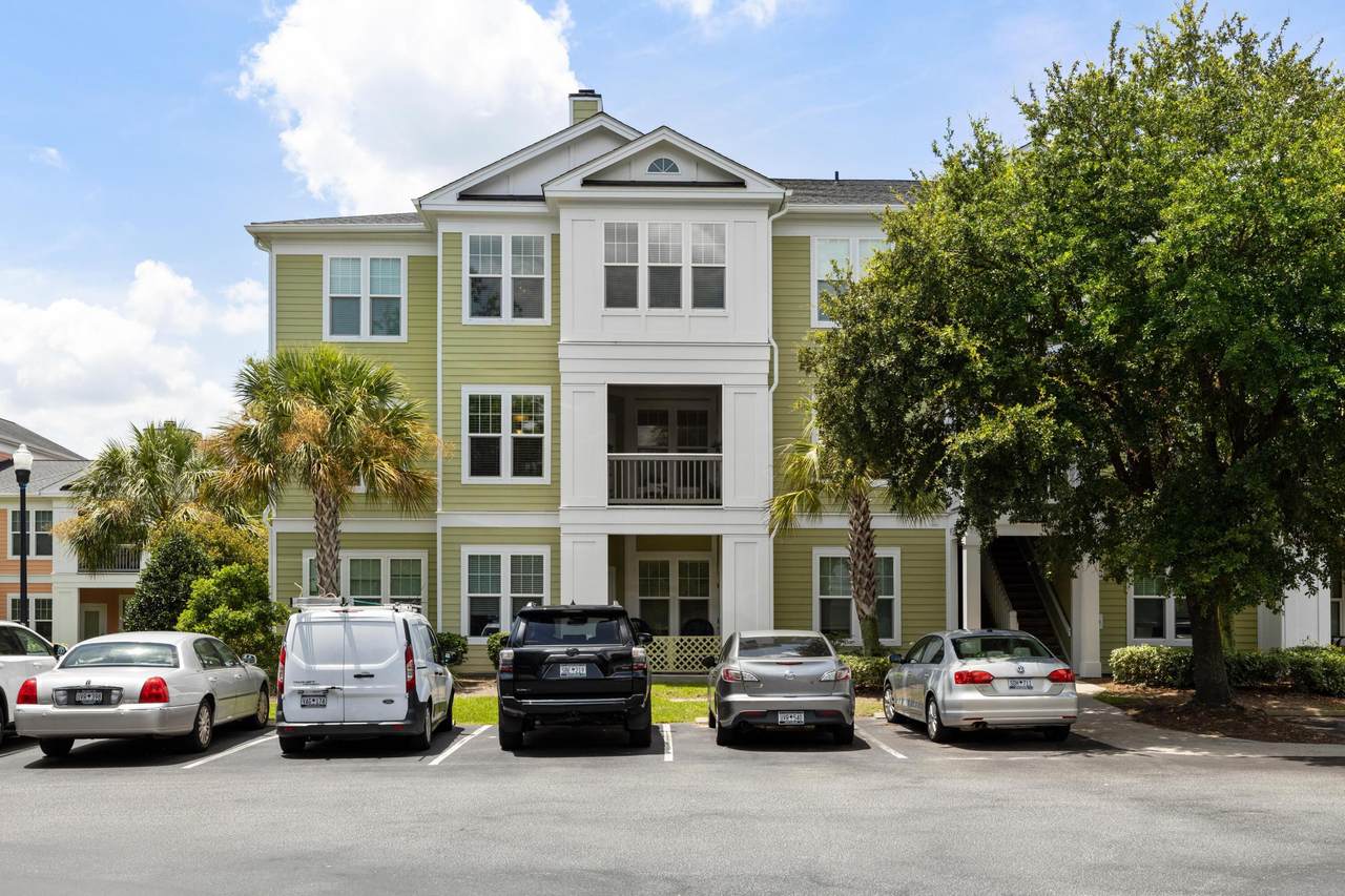 1821 Chatelain Way - Photo 1