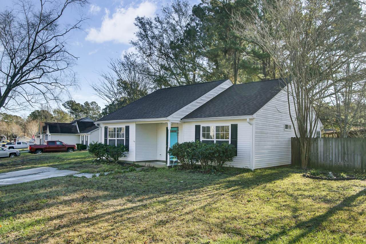 408 Courtland Drive - Photo 1