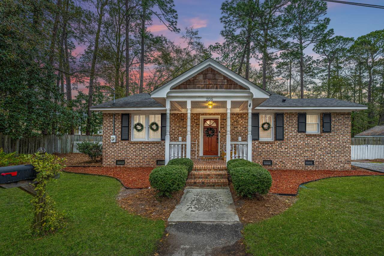 206 Peters Street - Photo 1