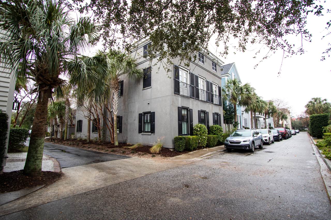 71 Sanibel Street - Photo 1
