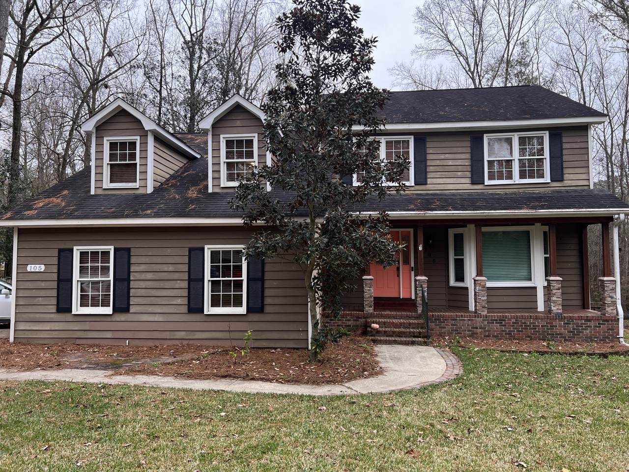 105 Hampton Drive - Photo 1